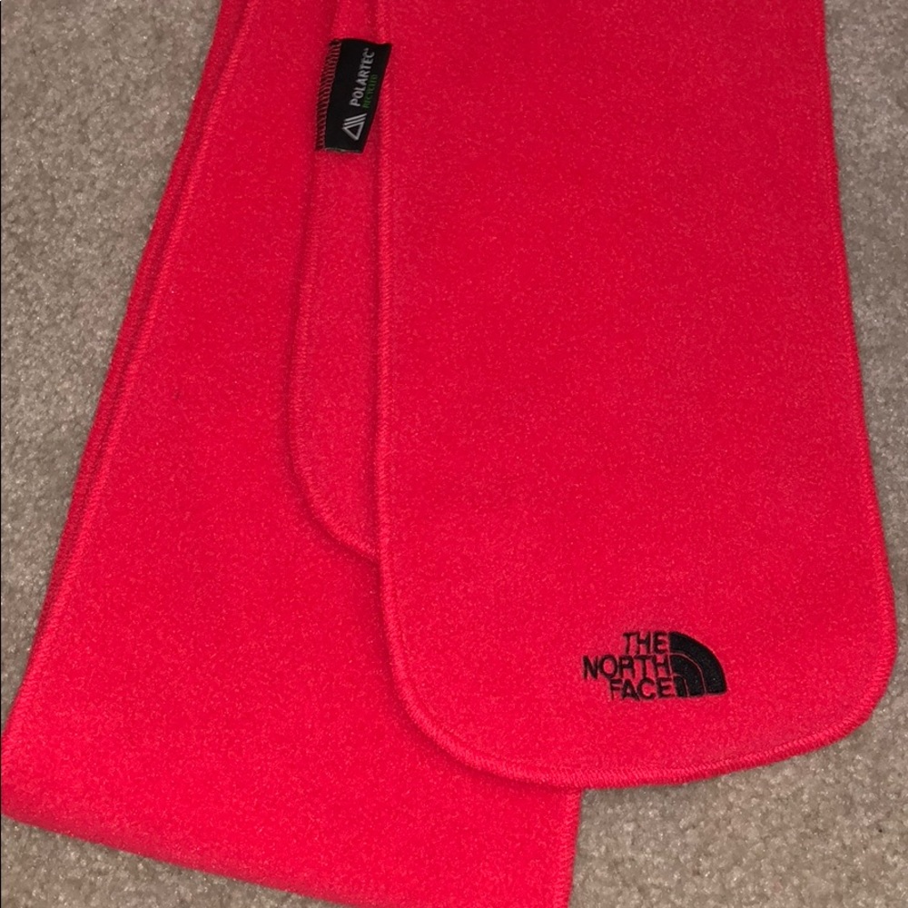 North face scarf